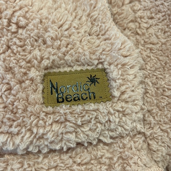 Cozy Cream Women's Jacket - Picture 6 of 6